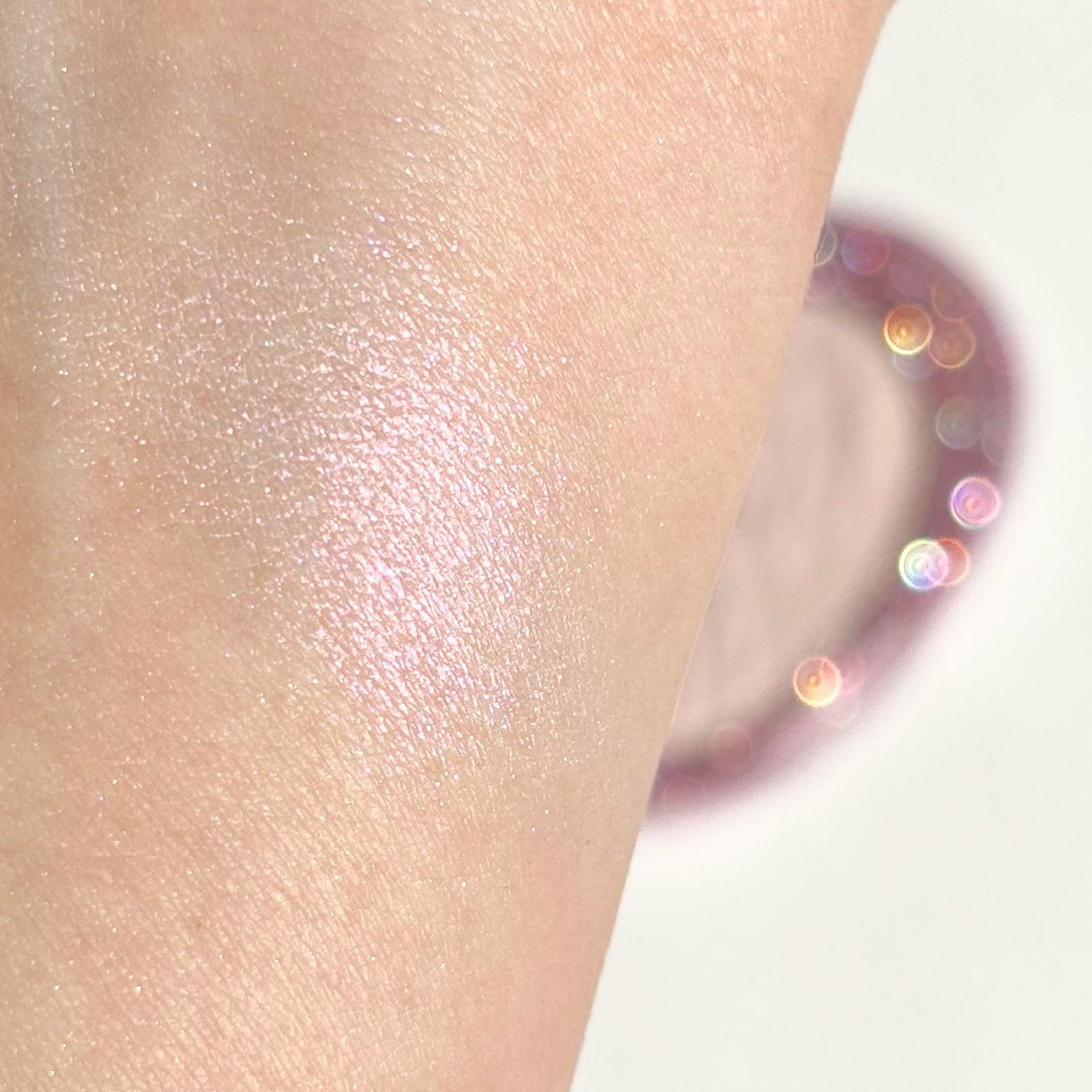 フィー グリッツストーンハイライター/fwee/パウダーハイライトを使ったクチコミ(4枚目)