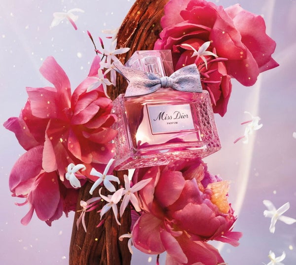 Dior(ディオール)の名香「ミス ディオール」を、濃厚なジャスミンと甘いベリーで再解釈した香りが登場!の画像