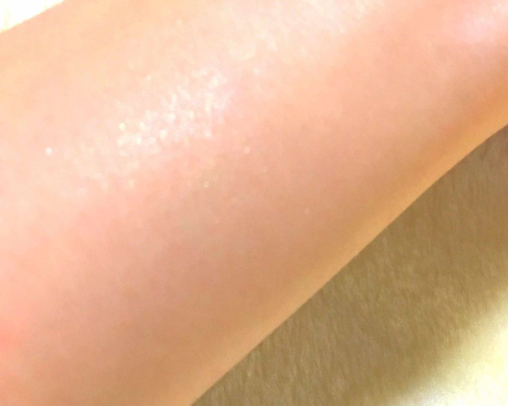 マットラディアンス ベイクドパウダー ハイライト01/ローラ メルシエ/パウダーハイライトを使ったクチコミ(3枚目)