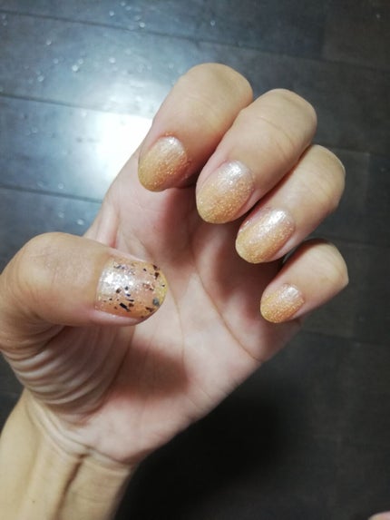 ネイルホリック パーティーフレーク/ネイルホリック/マニキュアを使ったクチコミ(2枚目)