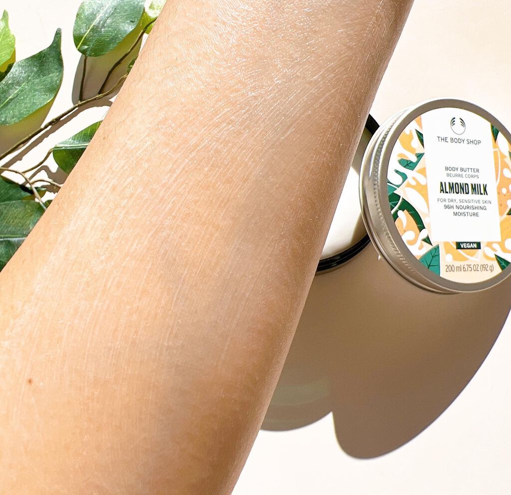ボディバター アーモンドミルク/THE BODY SHOP/ボディクリームを使ったクチコミ（3枚目）