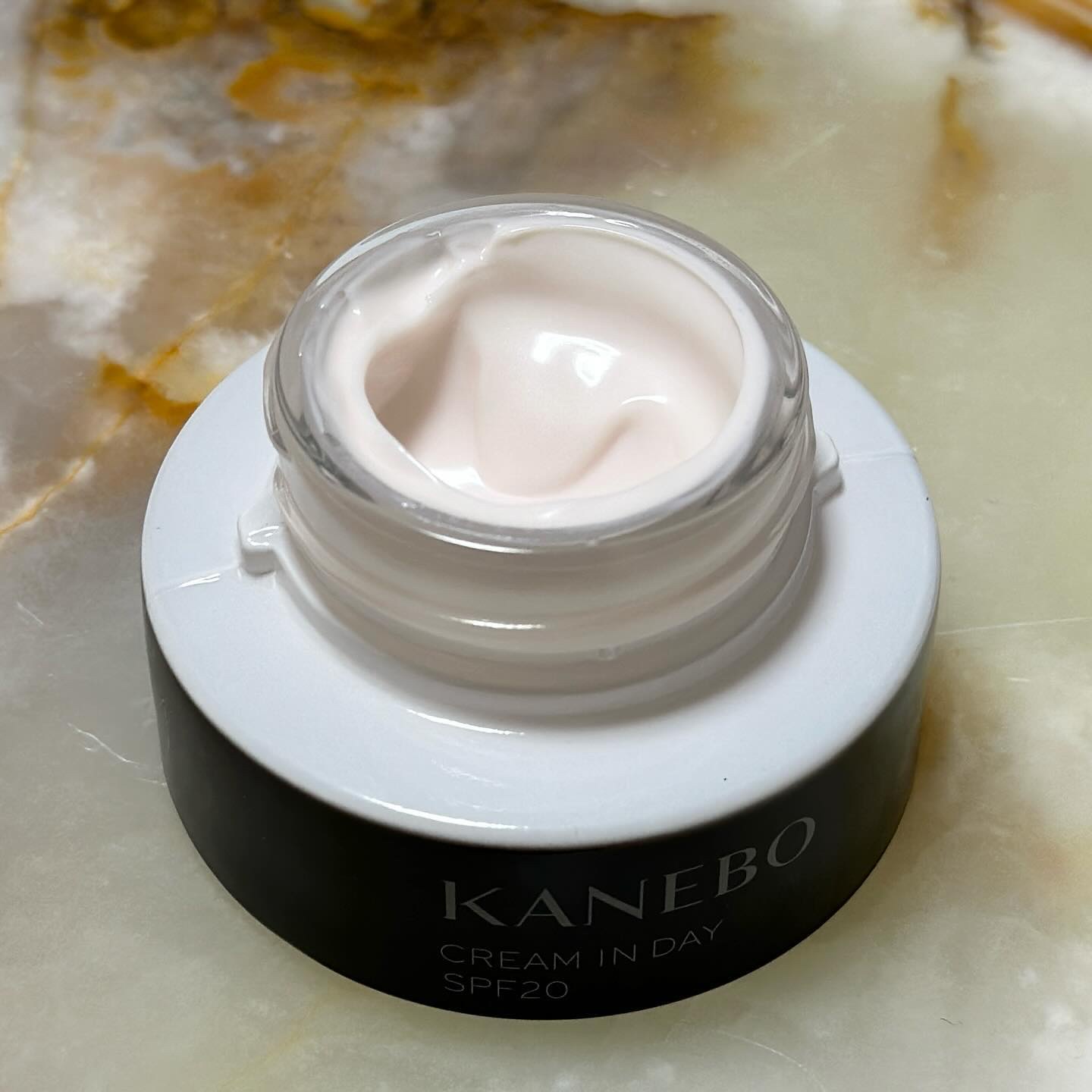 クリーム　イン　デイ/KANEBO/フェイスクリームを使ったクチコミ（3枚目）