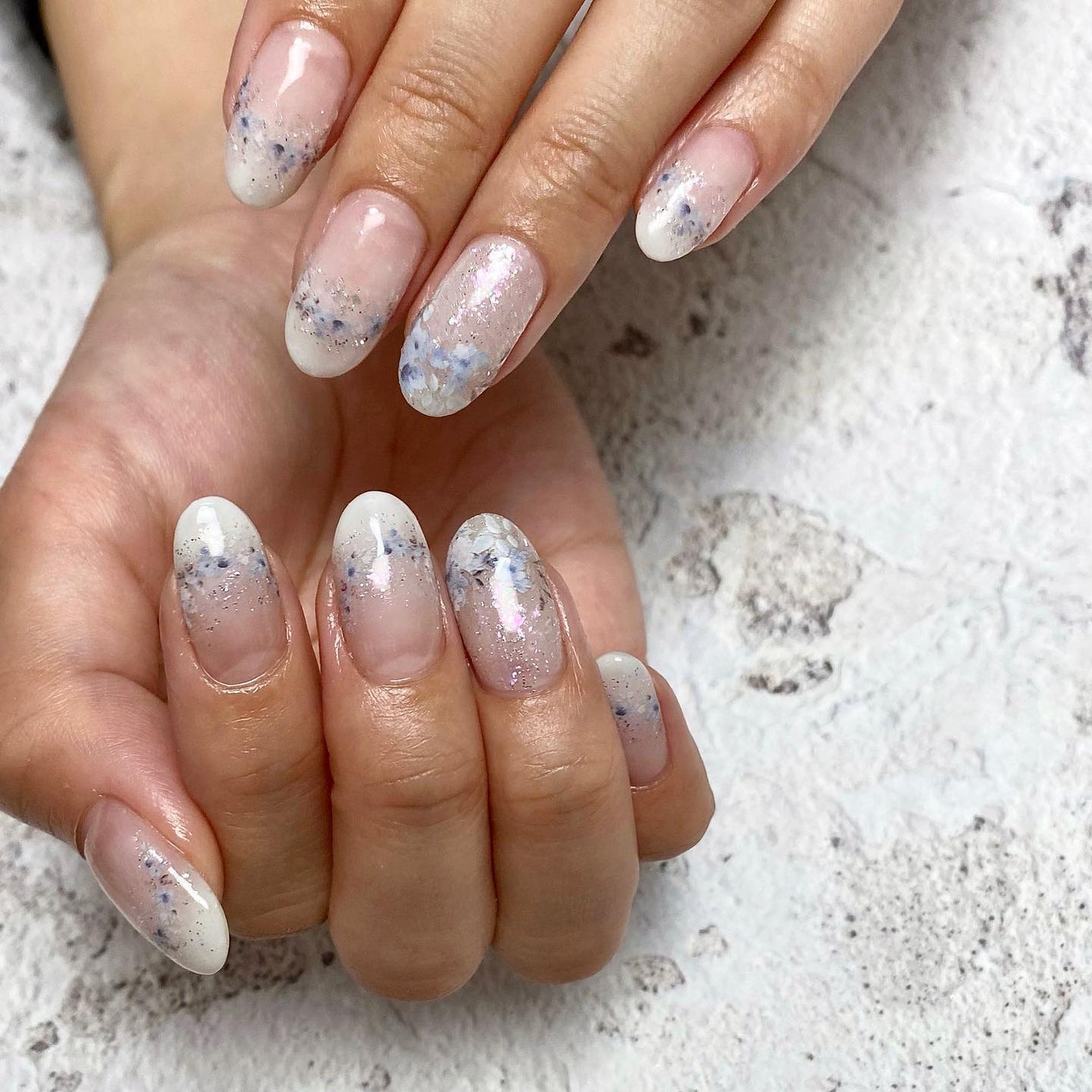 naomi on LIPS 「お客様にも人気のフレンチシリーズ✨サンプルより💓品よく煌めくホ..」(1枚目)