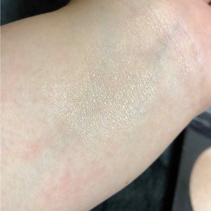 マットラディアンス ベイクドパウダー ハイライト01/ローラ メルシエ/パウダーハイライトを使ったクチコミ(3枚目)
