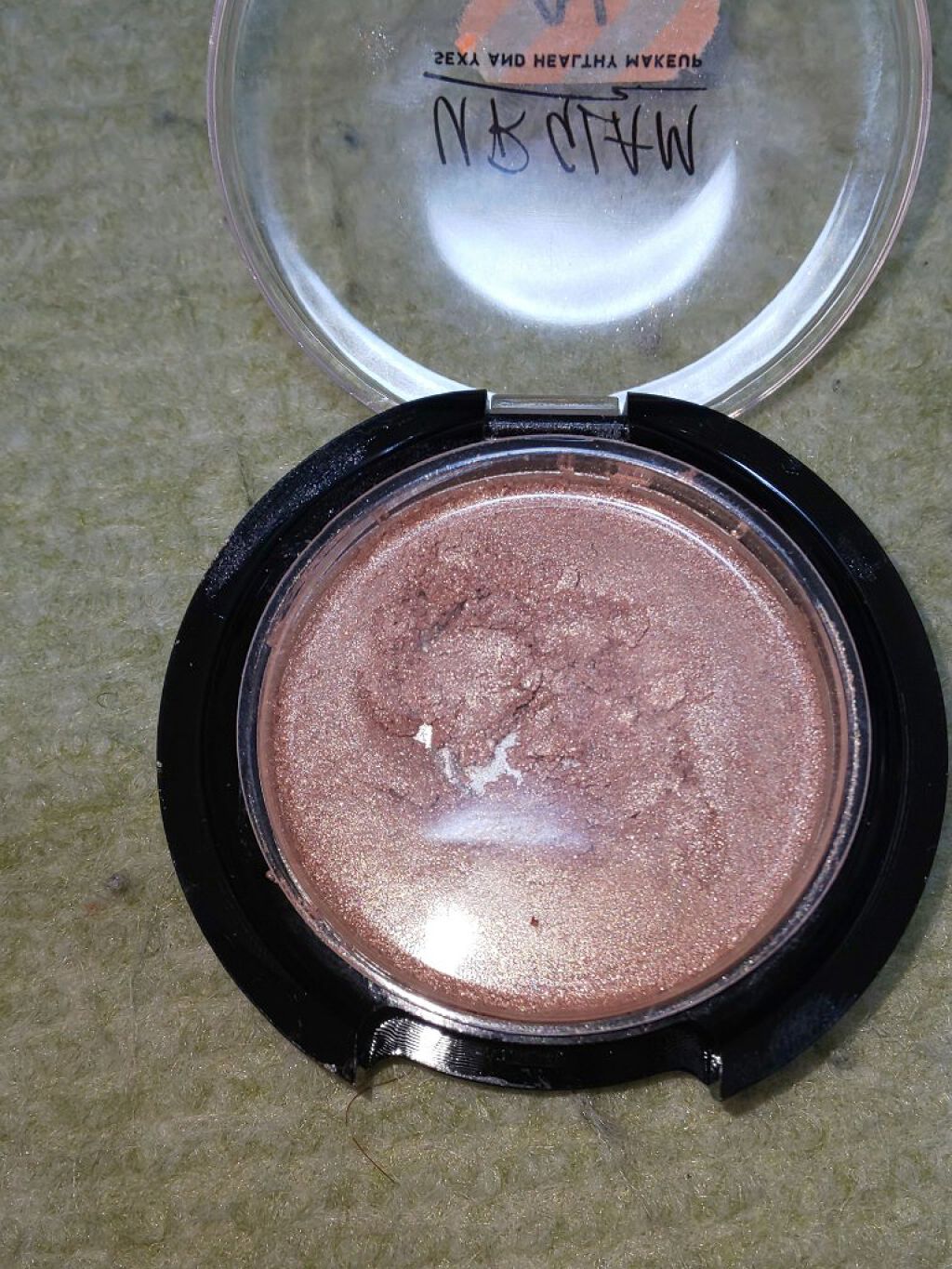 UR GLAM バウンシーハイライター/U R GLAM/パウダーハイライトを使ったクチコミ（1枚目）