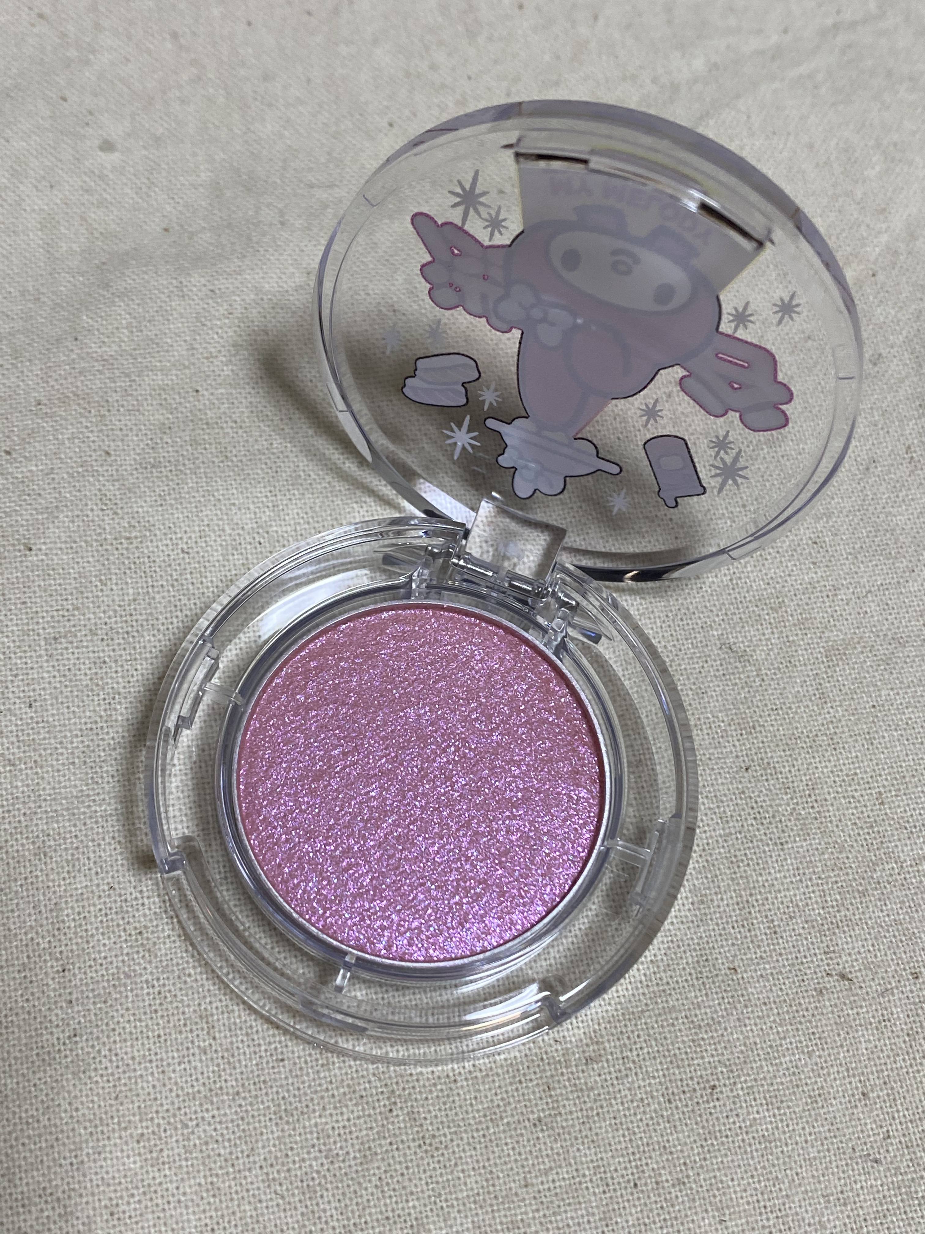 マルチグリッターカラー 20 MY MELODY Limited Color（マイメロディー限定）/ENBAN TOKYO/単色アイシャドウを使ったクチコミ（2枚目）