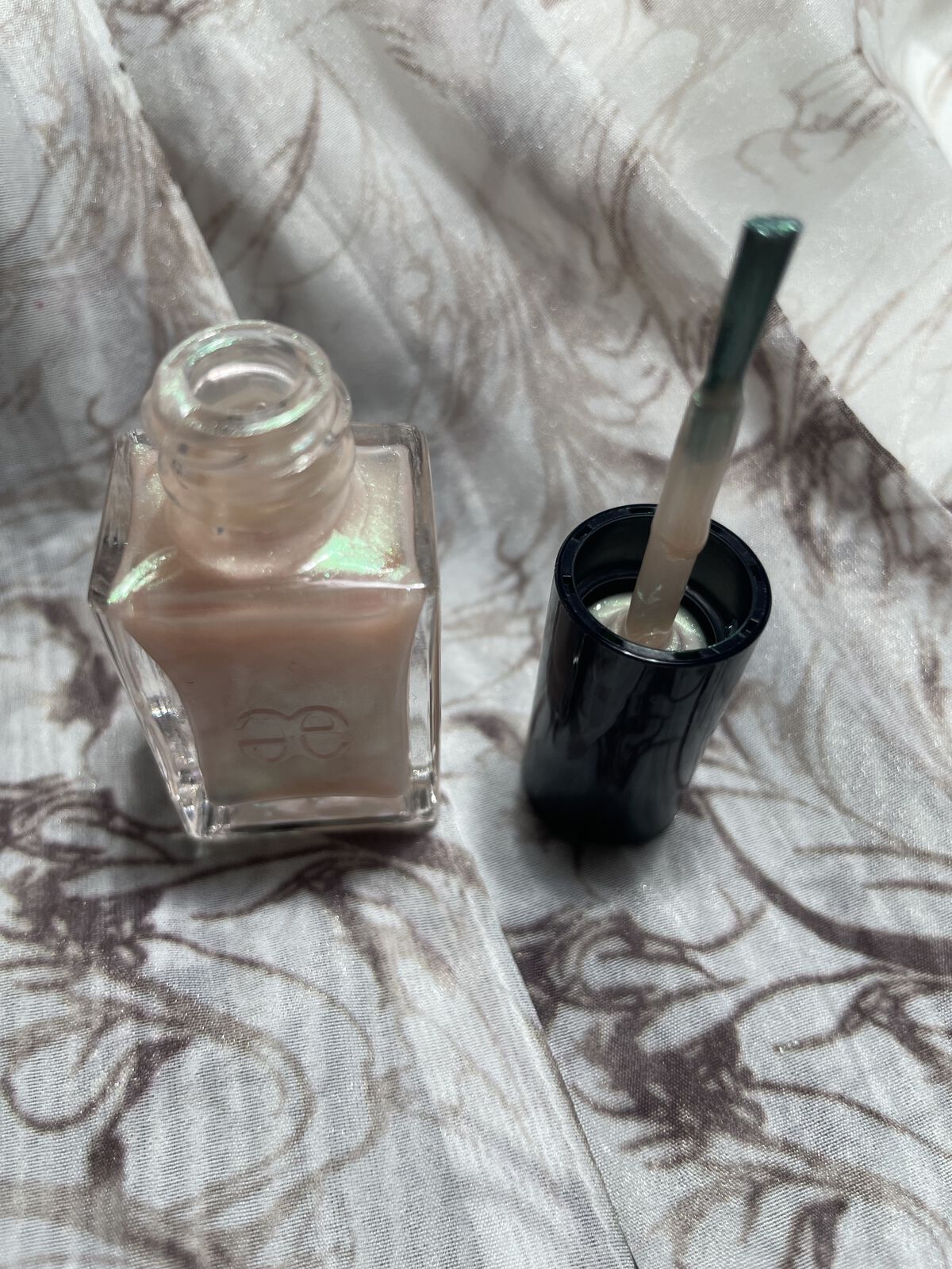 エレガンス ラズル エナメルラッカー/エレガンス ラズル /マニキュアを使ったクチコミ（3枚目）