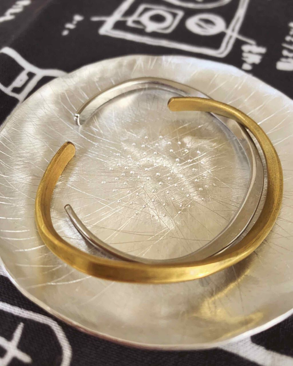 クロミミ on LIPS 「#クロミミアクセサリー辞典真鍮って、いいよね。今回もクリーマで..」(1枚目)