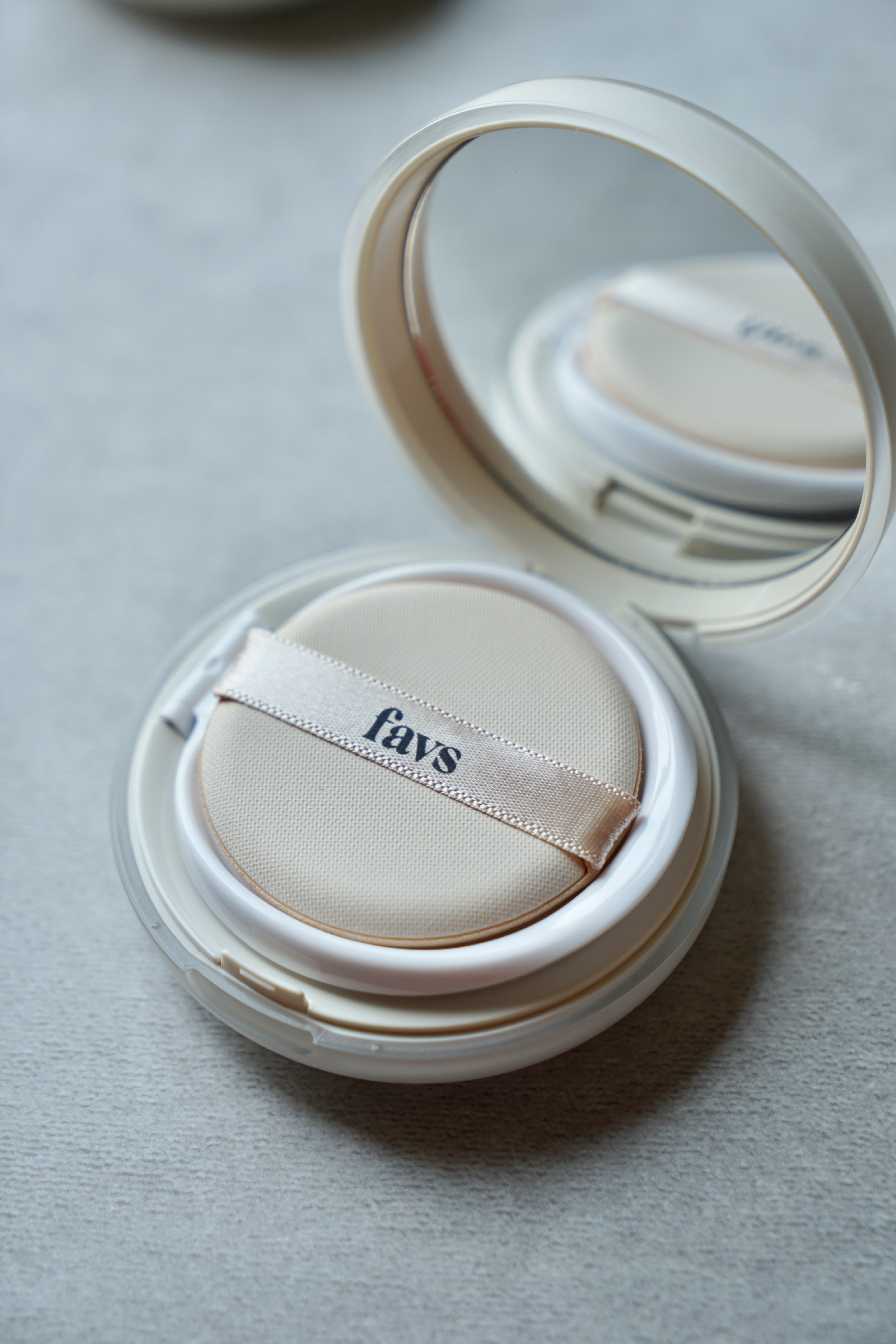 カーミンググロウアップクッションファンデーション タン/favs/リキッドファンデーションを使ったクチコミ（2枚目）