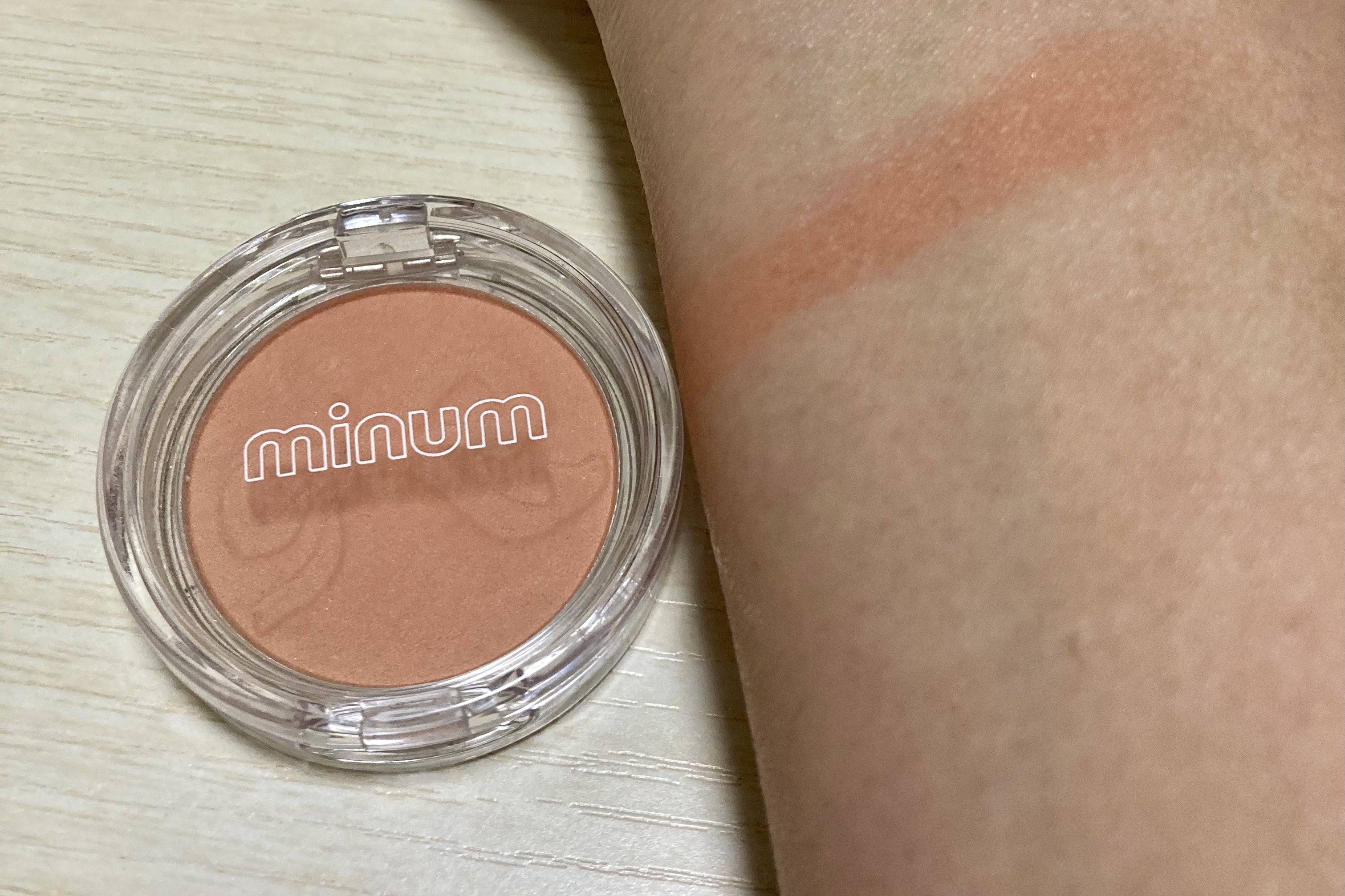 ミニュム リボンパウダーチーク 02 コーラルオレンジ/minum/パウダーチークを使ったクチコミ（1枚目）