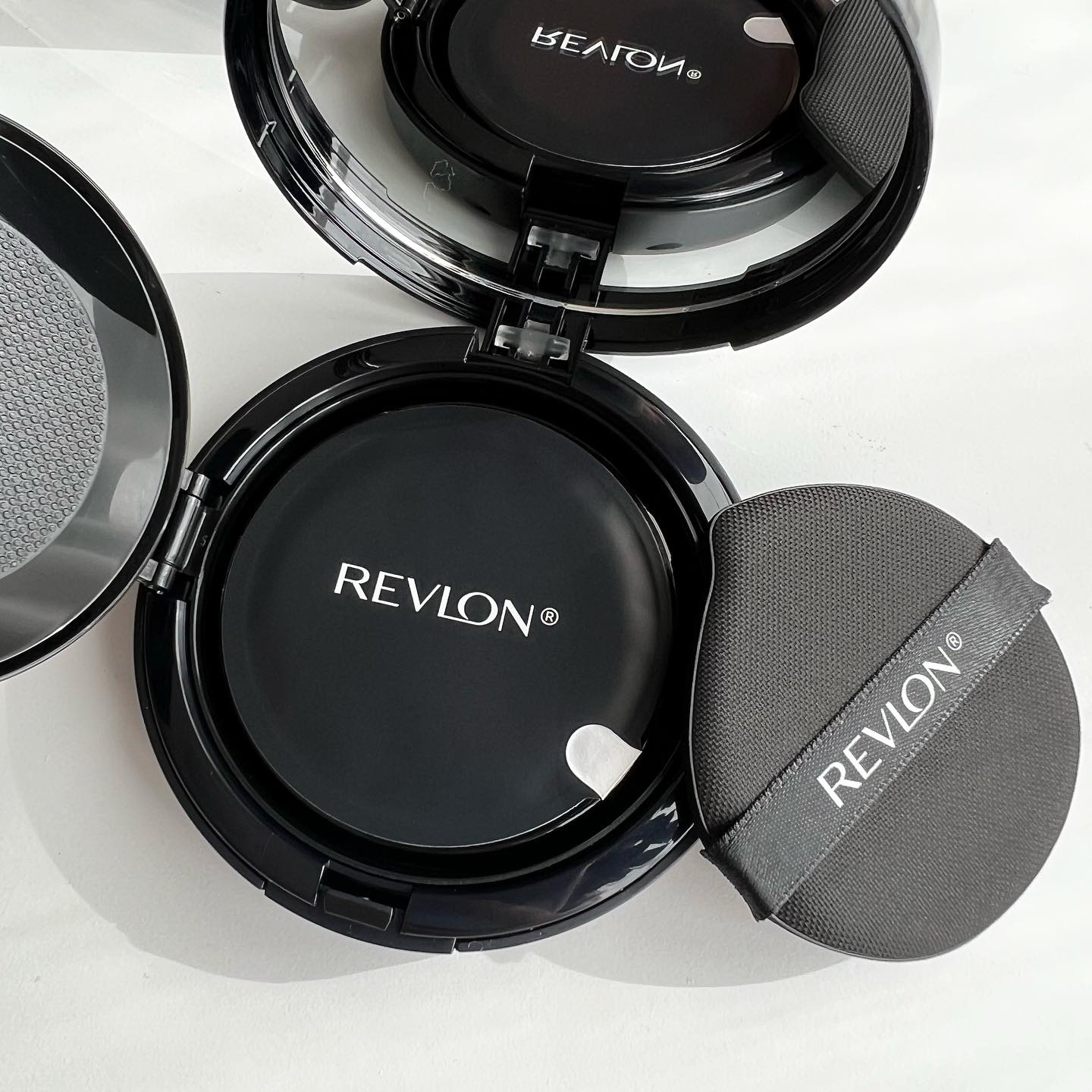 レブロン カラーステイ ロングウェア UV クッション ファンデーション/REVLON/クッションファンデーションを使ったクチコミ（2枚目）