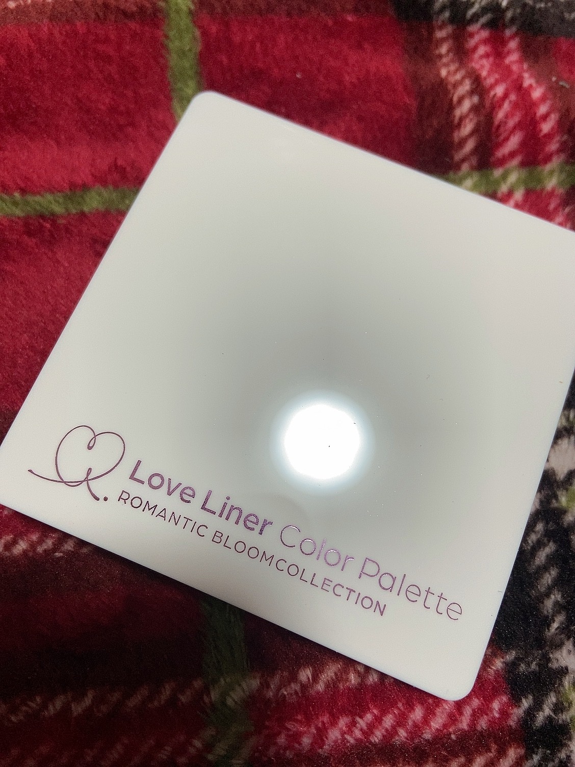 ラブ・ライナー　アイカラーパレット　ロマンティックブルームコレクション＜アイシャドウ＞/ラブ・ライナー/アイシャドウパレットを使ったクチコミ（2枚目）