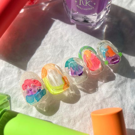 ぴよこれいと あうるす on LIPS 「@fiote_koreaさんのネオンインクを使用したデザインの..」(3枚目)