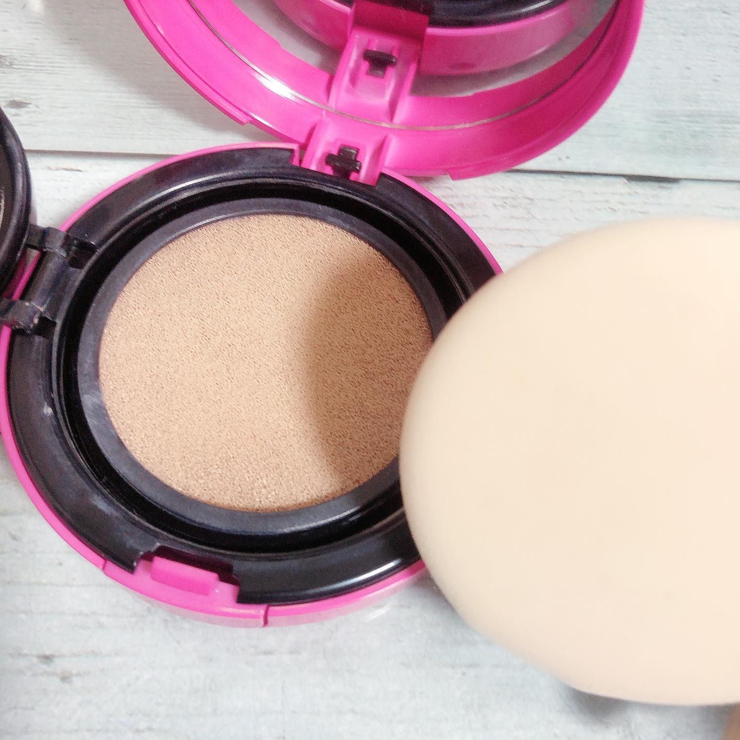 エッセンシャル スキン ヌーダー クッション Fair pink(本体+リフィル)/JUNG SAEM MOOL/クッションファンデーションを使ったクチコミ（3枚目）