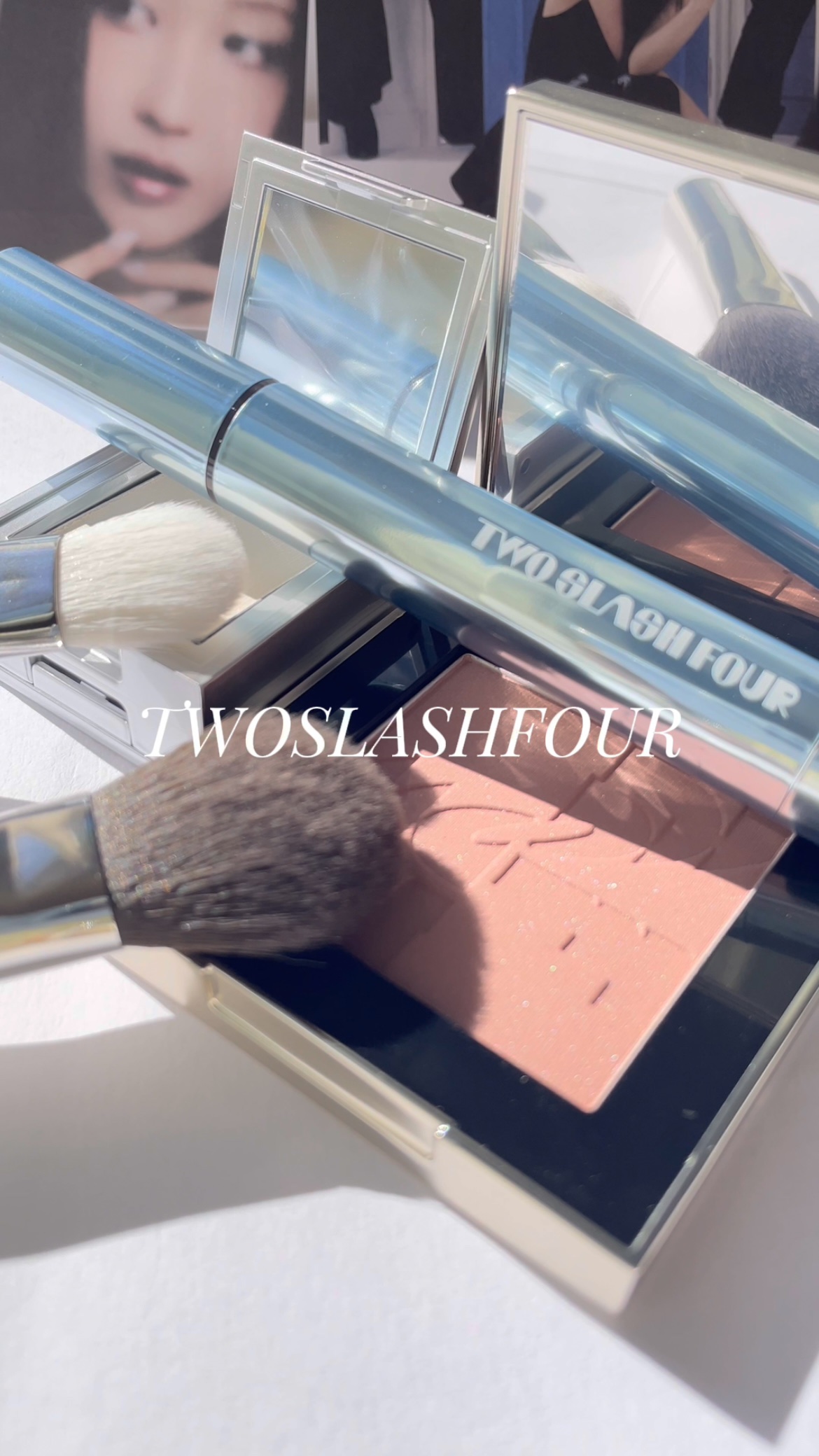 ストロビングフェイスキューブ/TWO SLASH FOUR/ハイライトを使ったクチコミ（1枚目）