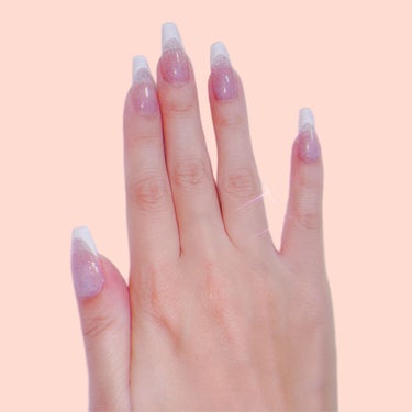 セリア フレンチネイルガイドシールのクチコミ「今回のセルフネイルです💅🏻💗
最近ネイルばっかでごめんなさい🥲


左手は黒にシリコンモールド.....」（1枚目）