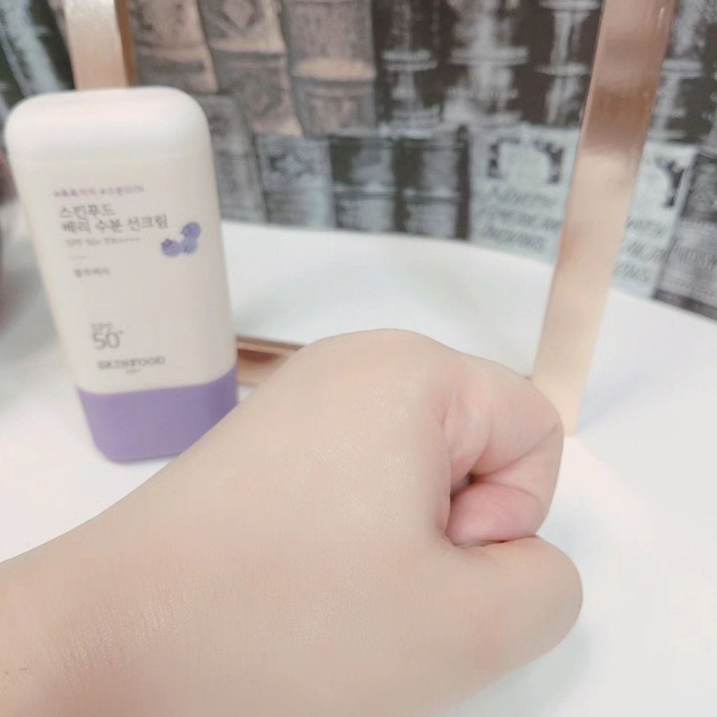 ベリー モイスチャライジング サンクリーム/SKINFOOD/日焼け止めクリームを使ったクチコミ(3枚目)