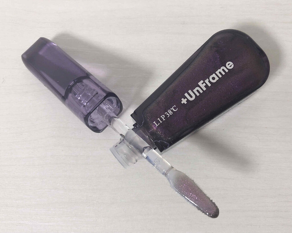 LIP38℃ +UnFrame<ホログラフィック>/UZU BY FLOWFUSHI/リップグロスを使ったクチコミ（2枚目）