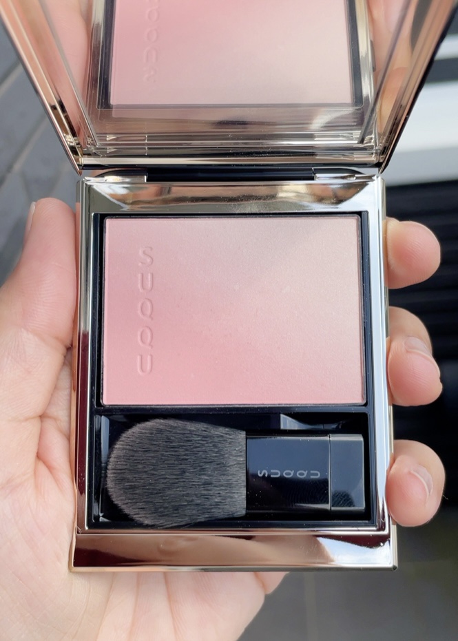 ブラーリング カラー ブラッシュ 03 夕波 -YUUNAMI (ニュートラルピンク × ライトベージュ)/SUQQU/パウダーチークを使ったクチコミ（3枚目）