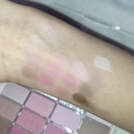 ソフトブラーリングアイパレット/wakemake/アイシャドウパレットを使ったクチコミ(4枚目)