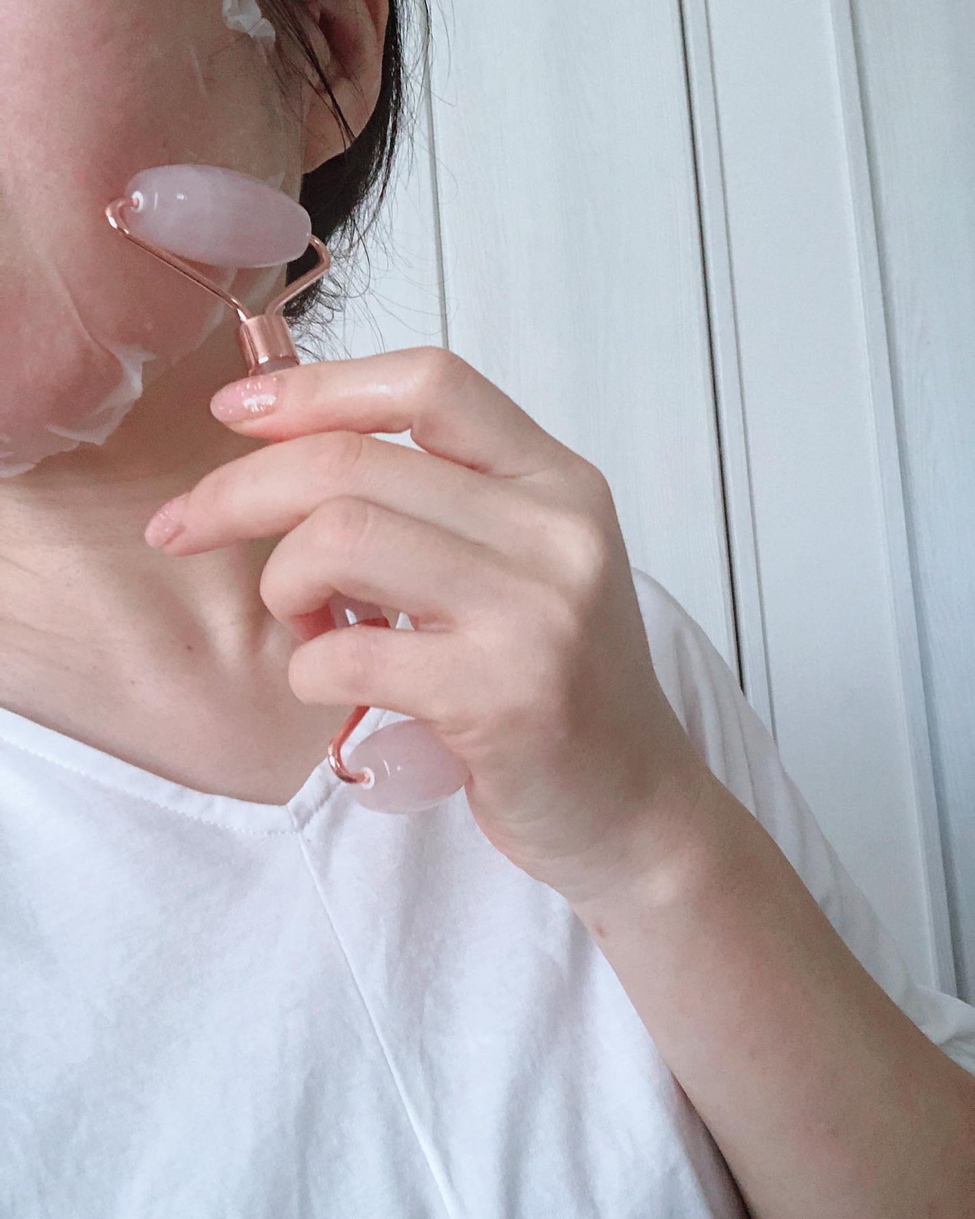 ローズ クォーツ フェイシャル ローラー/SNOW FOX SKINCARE/その他スキンケアグッズを使ったクチコミ(4枚目)