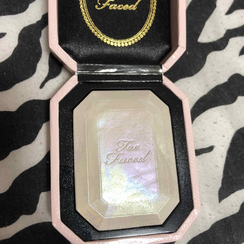 ダイヤモンドライト ハイライター ブラシ/Too Faced/メイクブラシを使ったクチコミ(3枚目)