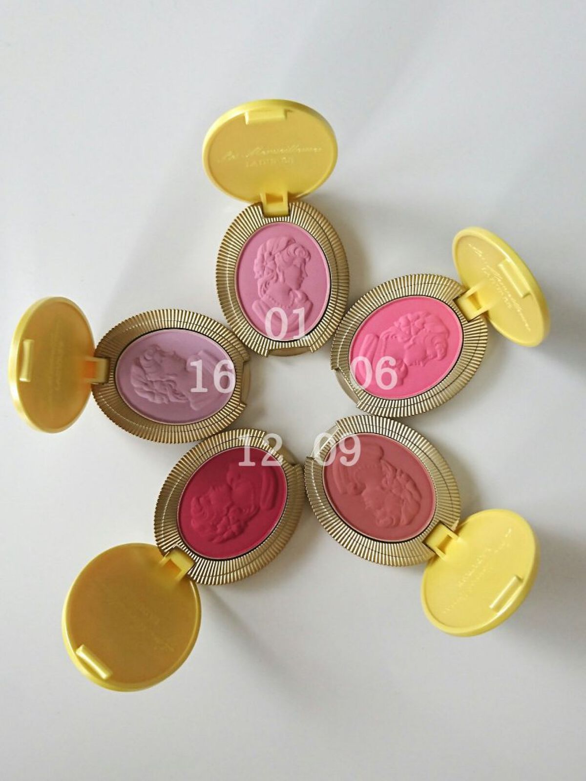 プレスト チークカラー N (ミニ)/レ・メルヴェイユーズ ラデュレ/パウダーチークを使ったクチコミ(1枚目)