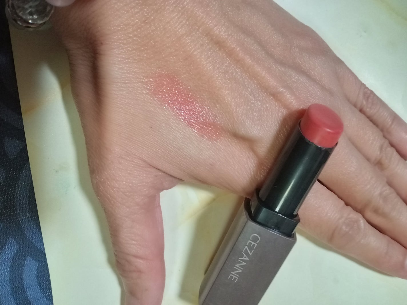 リップカラーシールド/CEZANNE/口紅を使ったクチコミ(2枚目)