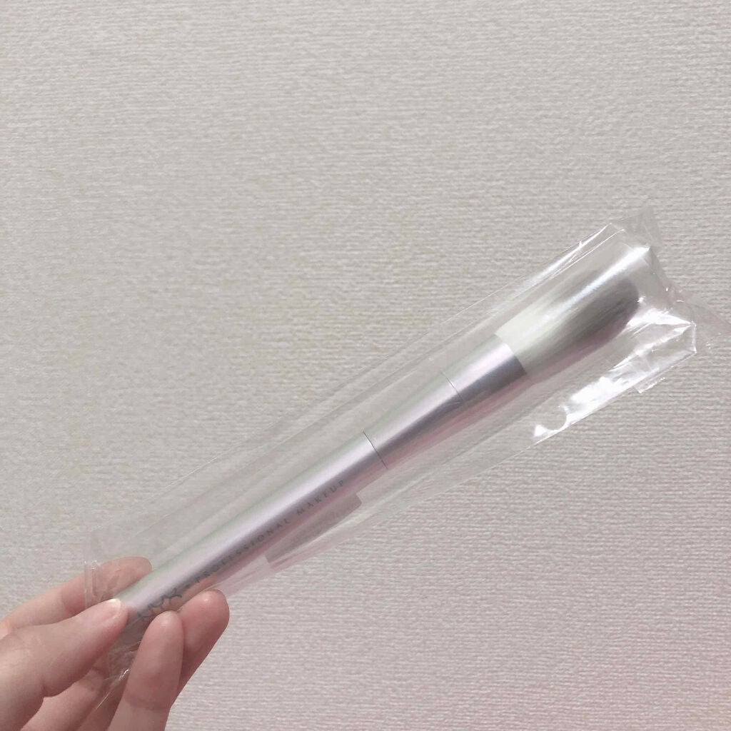 レイヤードハイライト ブラシ 02/NYX Professional Makeup/メイクブラシを使ったクチコミ(3枚目)