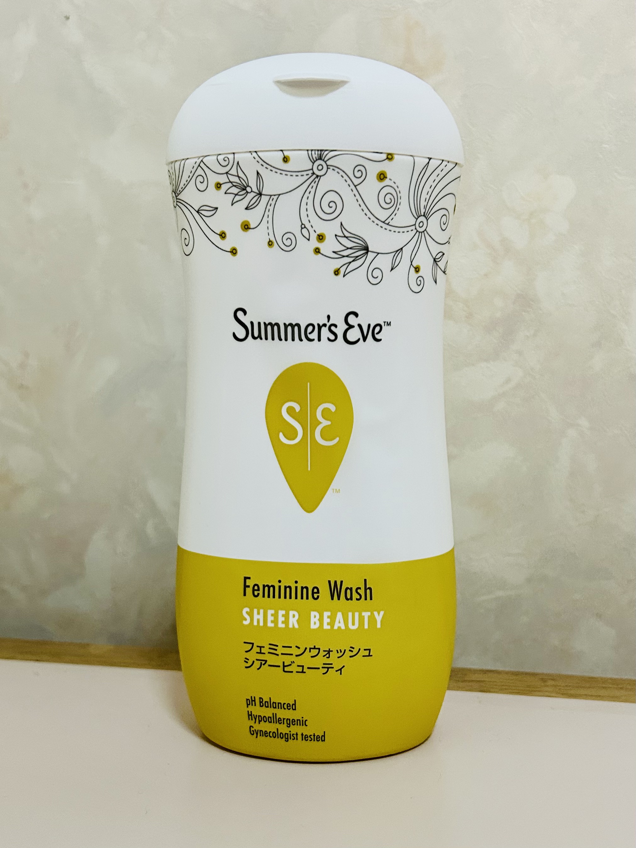 デリケートゾーン用のソープでおすすめされたので購入してみました。ただ使い始めは私にはこのソープの匂いがカメ◯シの匂いに感じて少し苦痛でしたが我慢して使いました。使い続けると臭いや痒みの軽減になり、色素沈着も改善されているように感じます。もう