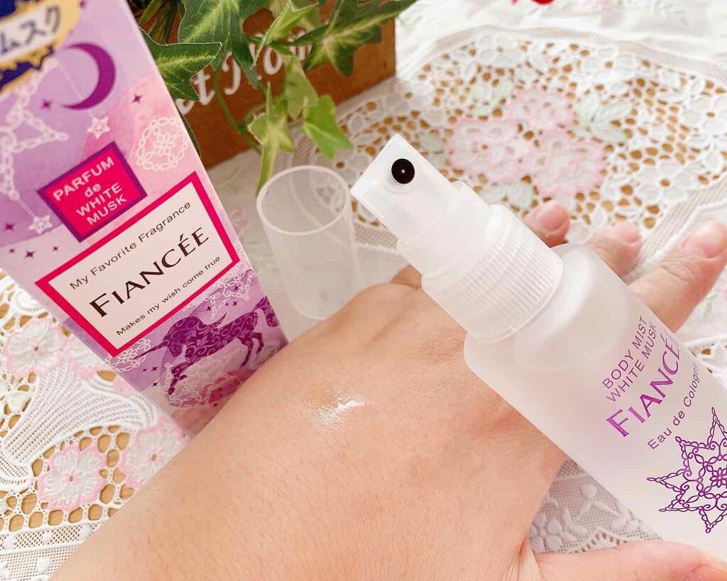 ボディミスト ホワイトムスク/フィアンセ/香水(レディース)を使ったクチコミ（2枚目）