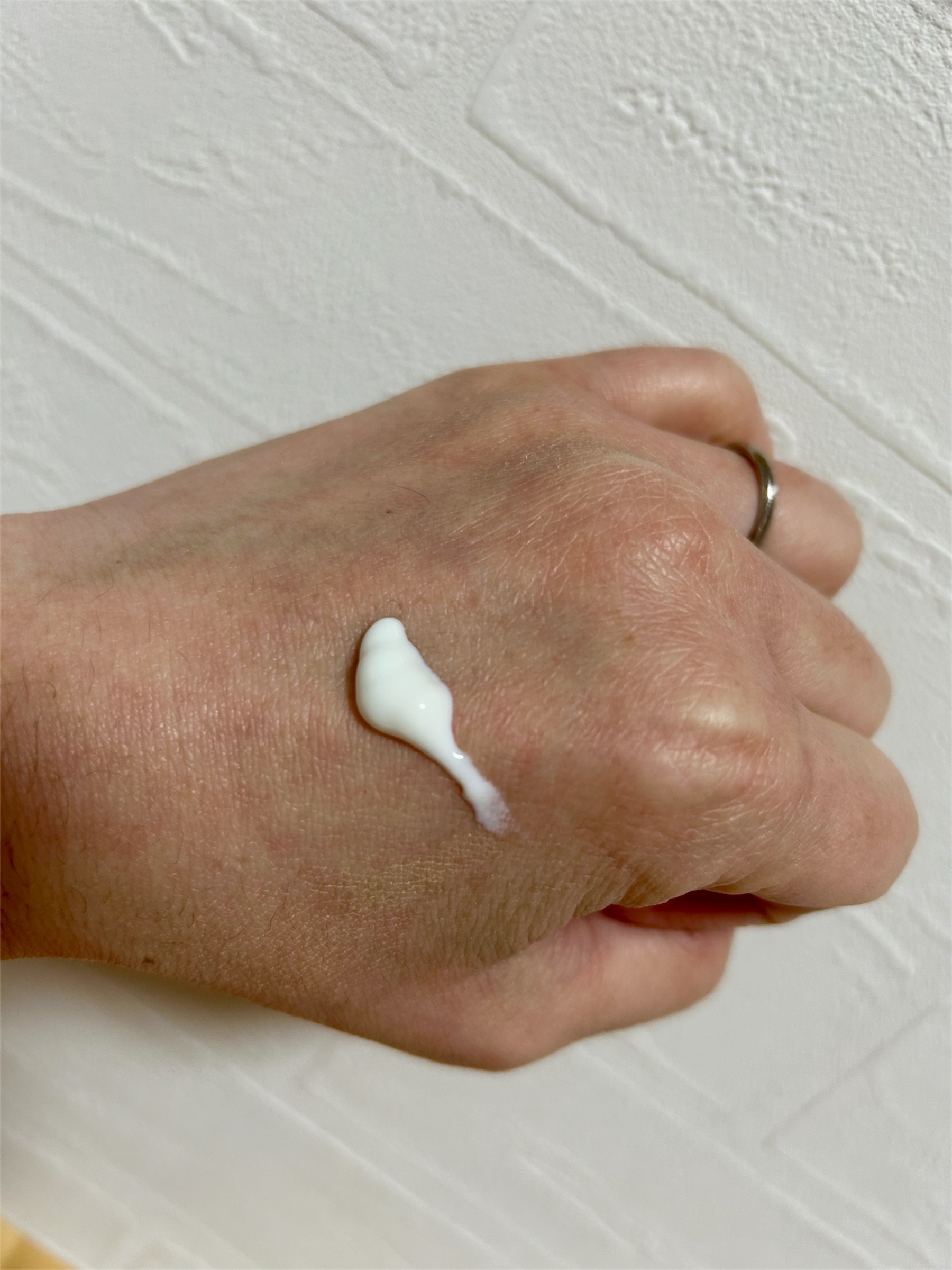 ヒアルーシカ ウォーターフィット サンセラム/SKIN1004/日焼け止めローションを使ったクチコミ（3枚目）