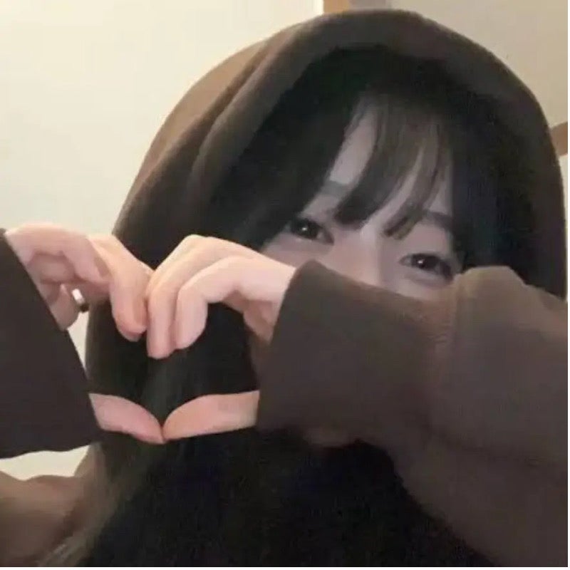 ゆ う な on LIPS 「あんにょん♡ゆうなです☁️🎀この垢は完全雑談垢なので、さっそく..」(1枚目)