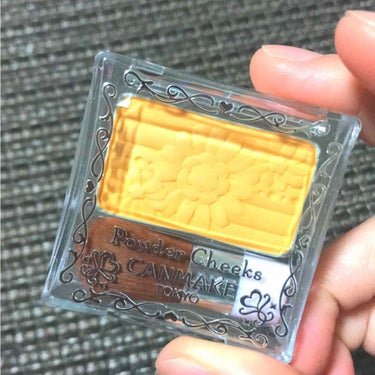 【キャンメイク】
パウダーチークスPW40ミモザイエロー

2月新発売のイエローチークです！！🍋

最初見たときは ええ！？黄色！？ってびっくりしたんですけどいろんなチークに重ね塗りすると可愛いと聞いた