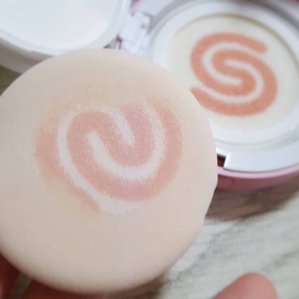 WHITE CREAMY CUSHION(ウユファンデ)/G9SKIN/化粧下地を使ったクチコミ（3枚目）