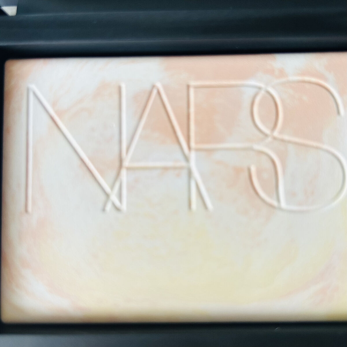 ライトリフレクティング プリズマティックパウダー/NARS/プレストパウダーを使ったクチコミ（3枚目）