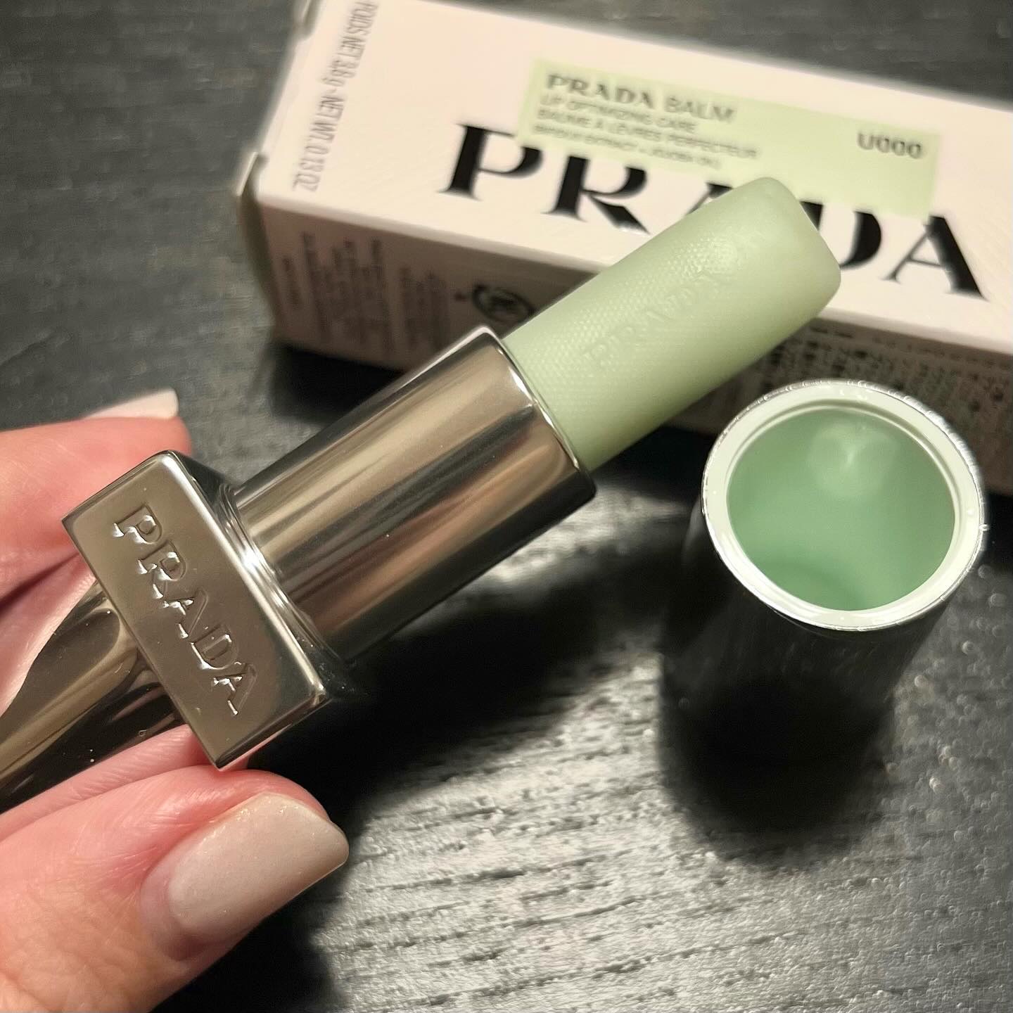 リップ バーム オプティマイジング ケア/PRADA BEAUTY/リップバームを使ったクチコミ（2枚目）