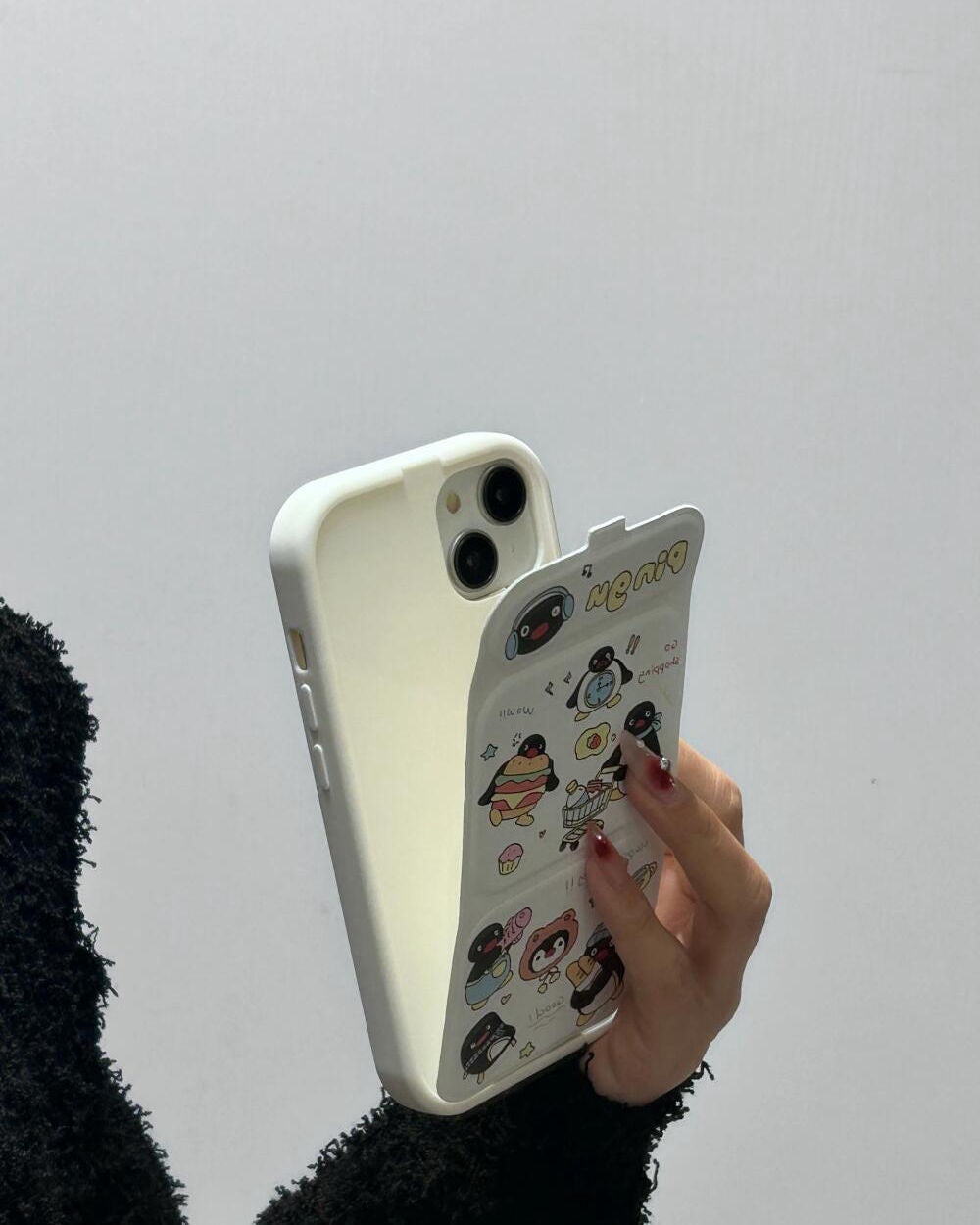 ケース大好きっ子 on LIPS 「折り畳み式のかわいいスタンド#iPhoneケース#購入品#ヴィ..」(1枚目)