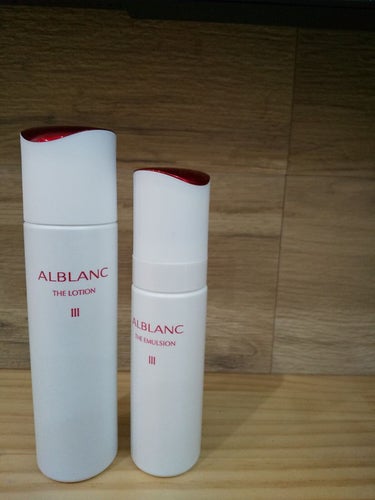 ALBLANC アルブラン ザ エマルジョンⅡのクチコミ「メモ

匂いが良い

しっとりもちもちした
ALBLANCアルブラン ザ ローション IIIア.....」（1枚目）