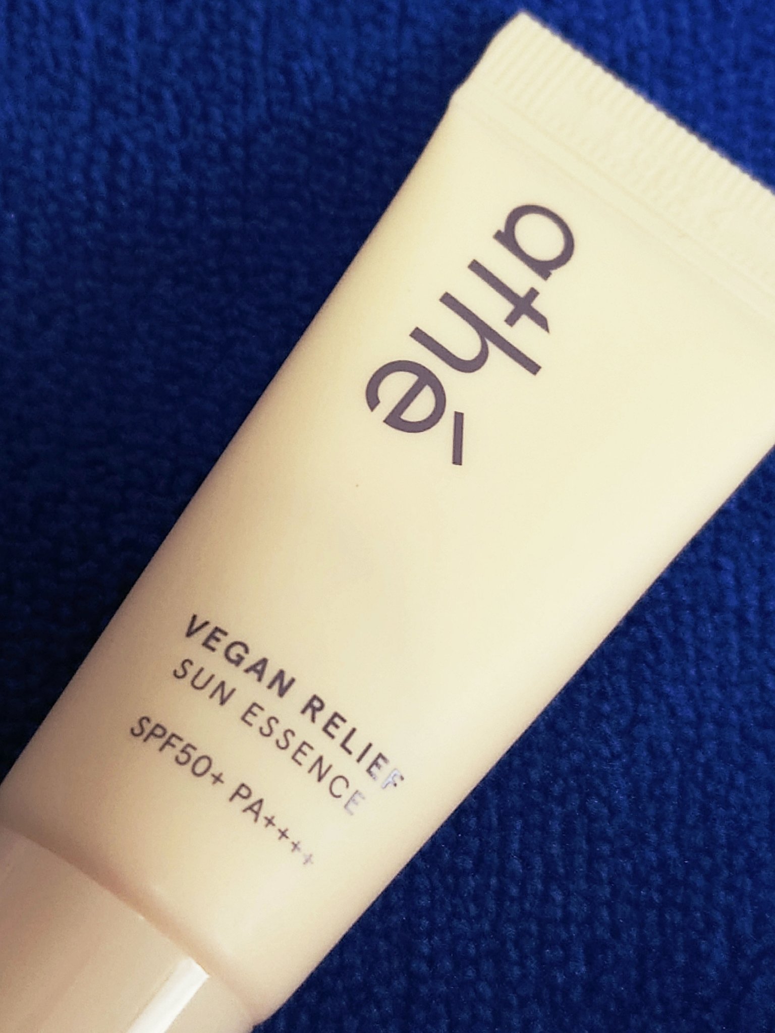 ヴィーガン リリーフ サン エッセンス /athé/日焼け止めクリームを使ったクチコミ（2枚目）
