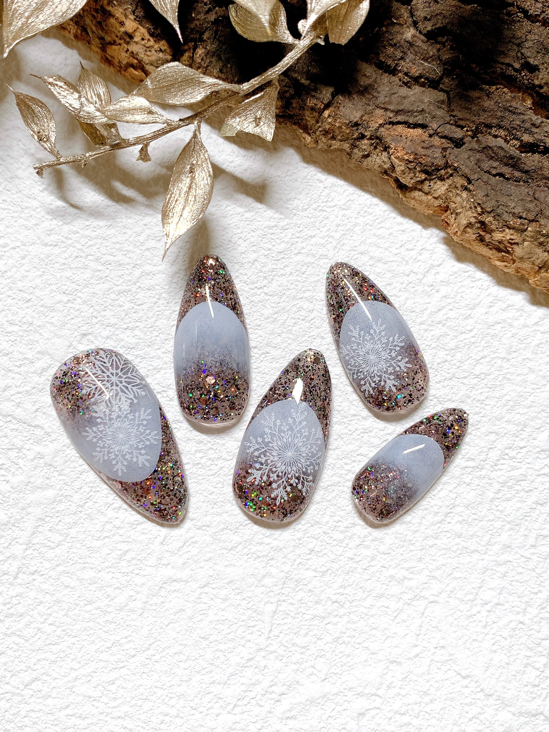 #セルフネイル,#キラキラネイル,#フレンチネイルのネイルデザイン