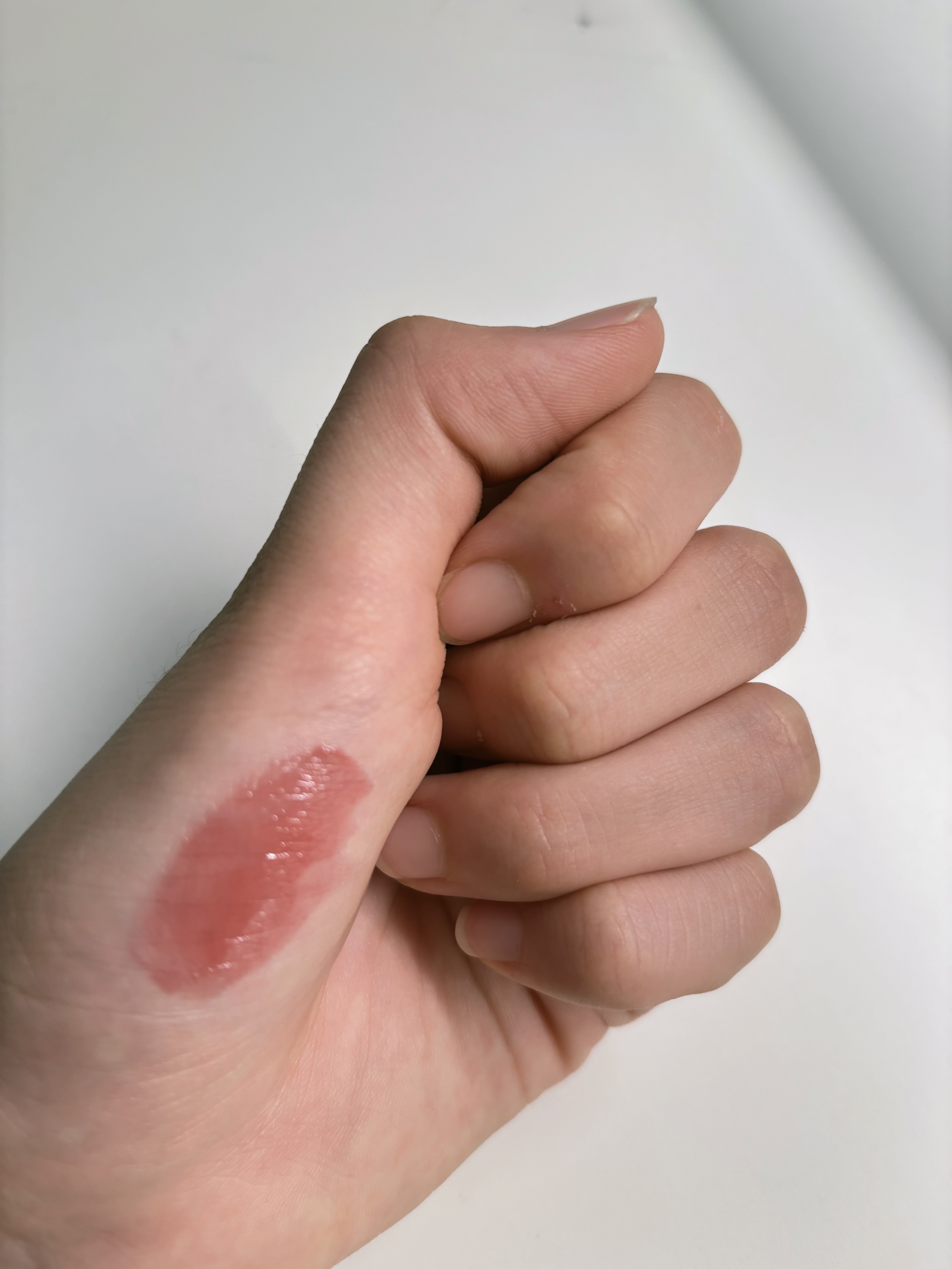 アンドバイロムアンド　グラッシーボムティント/&nd by rom&nd/リップティントを使ったクチコミ（2枚目）