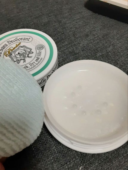 薬用さらさらデオドラントパウダー/デオナチュレ/デオドラント・制汗剤を使ったクチコミ(5枚目)