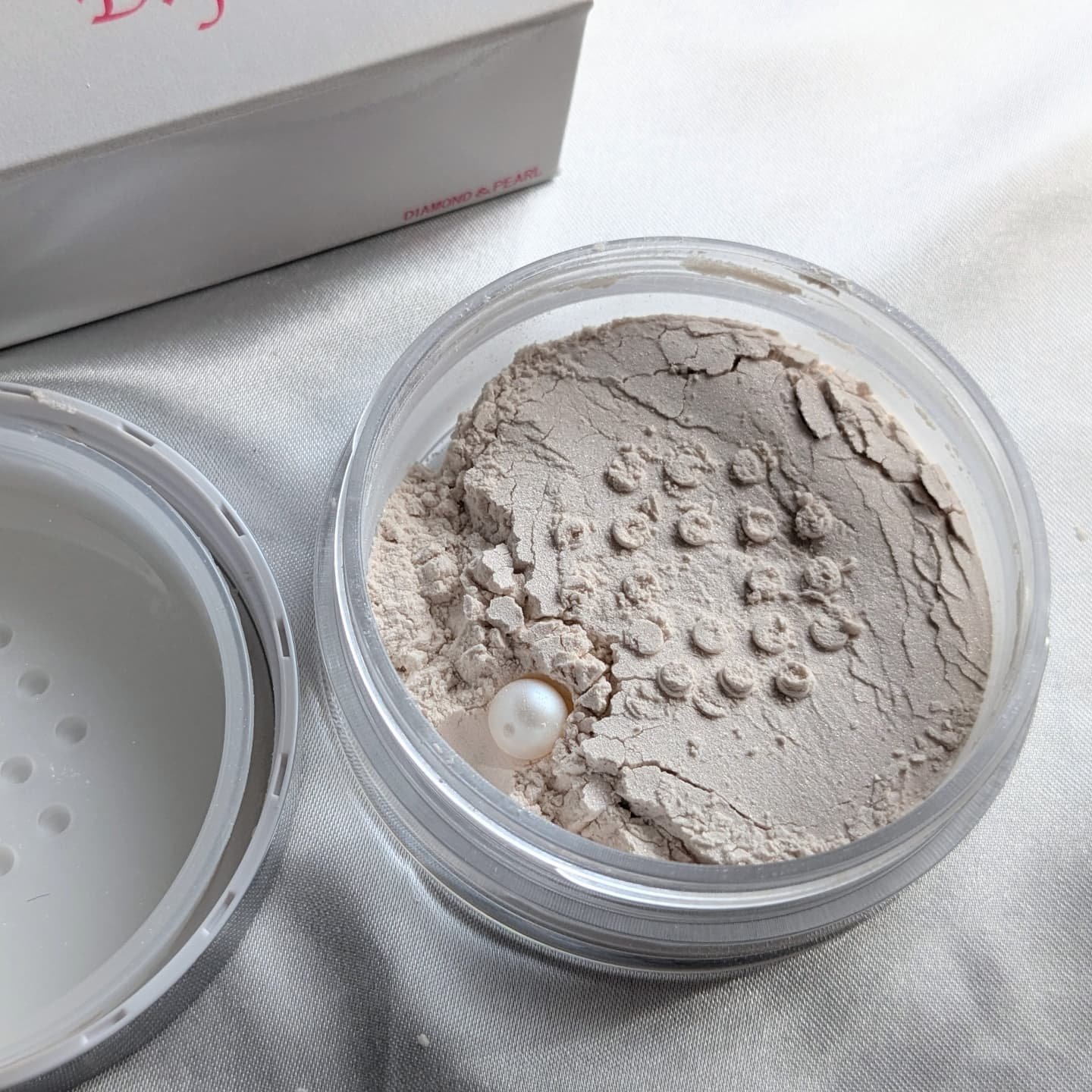 FLベール/D.if story(ディフ ストーリー)/ルースパウダーを使ったクチコミ（2枚目）