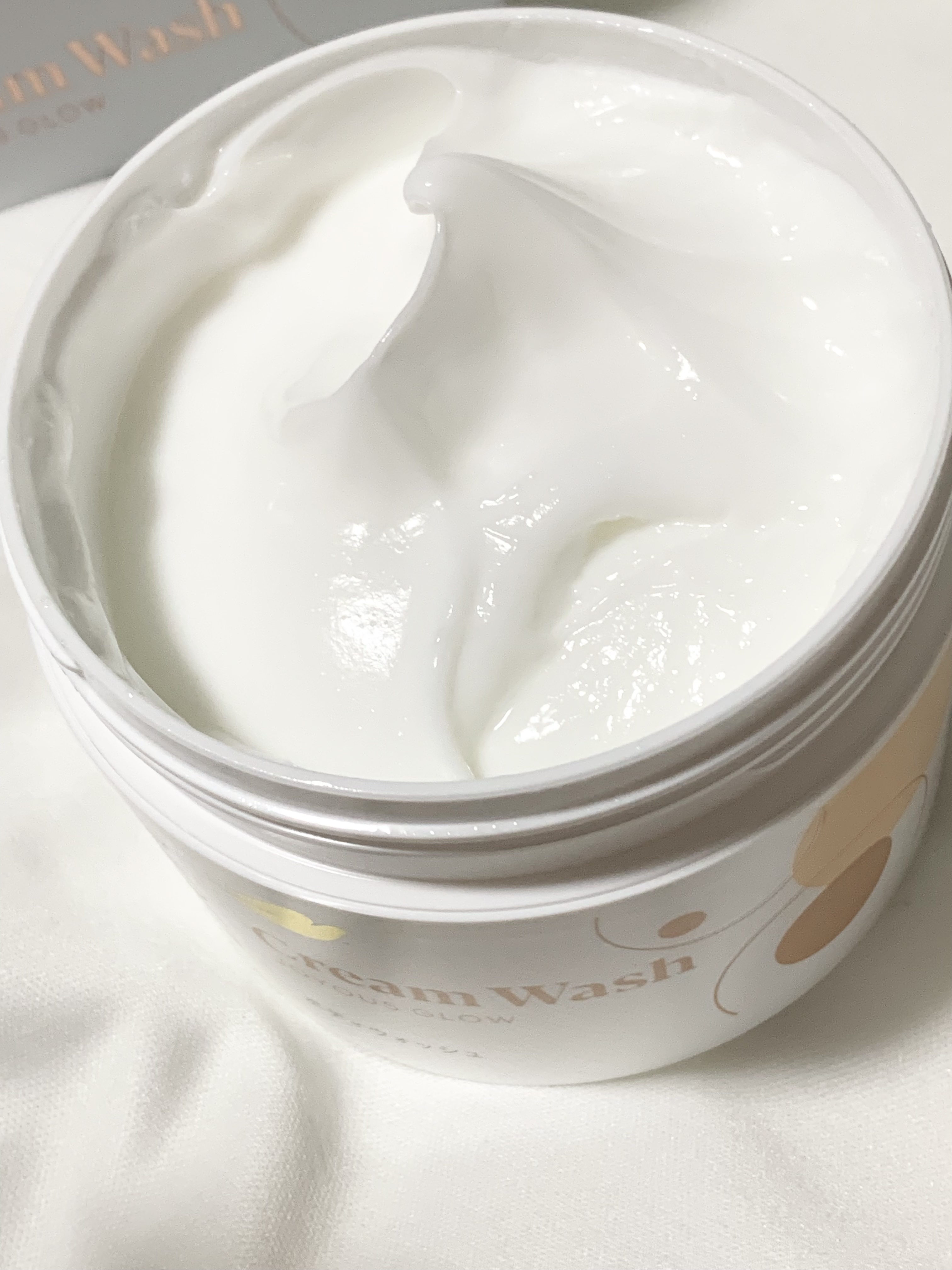 ダヴ クリームボディウォッシュ ジョイアスグロウ/ダヴ/ボディソープを使ったクチコミ（2枚目）