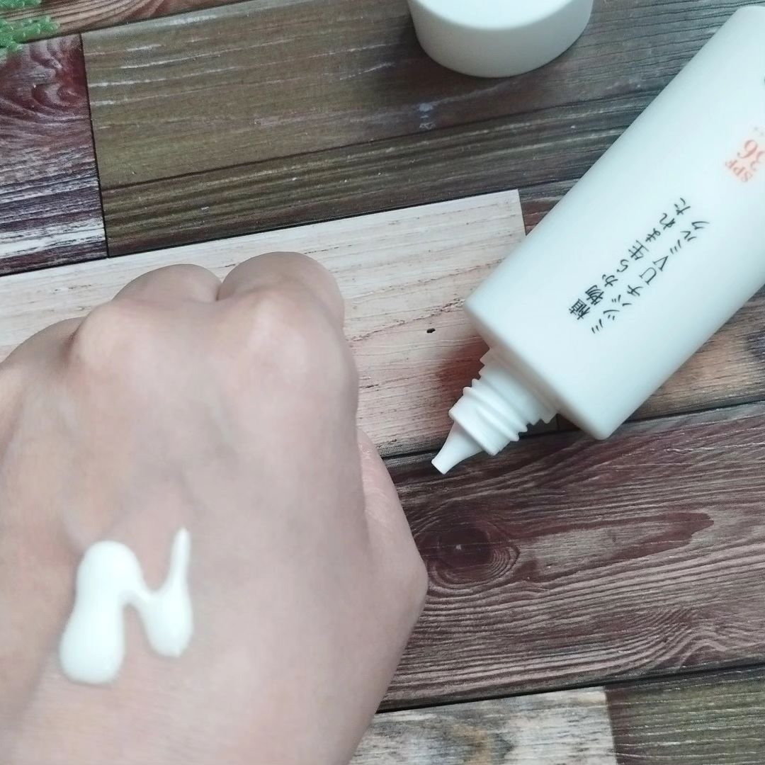 植物から生まれたミツバチUVミルク/アピセラピーコスメティクス/日焼け止めミルクを使ったクチコミ（2枚目）