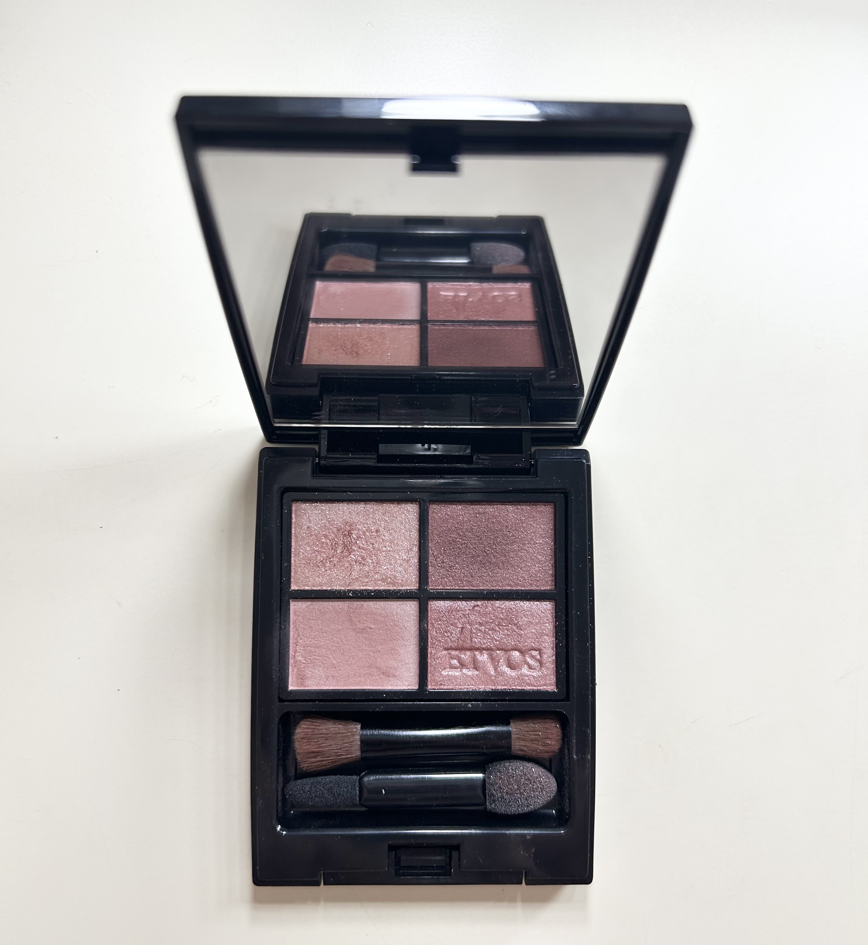 ミネラルクラッシィシャドー/エトヴォス/アイシャドウパレットを使ったクチコミ（1枚目）