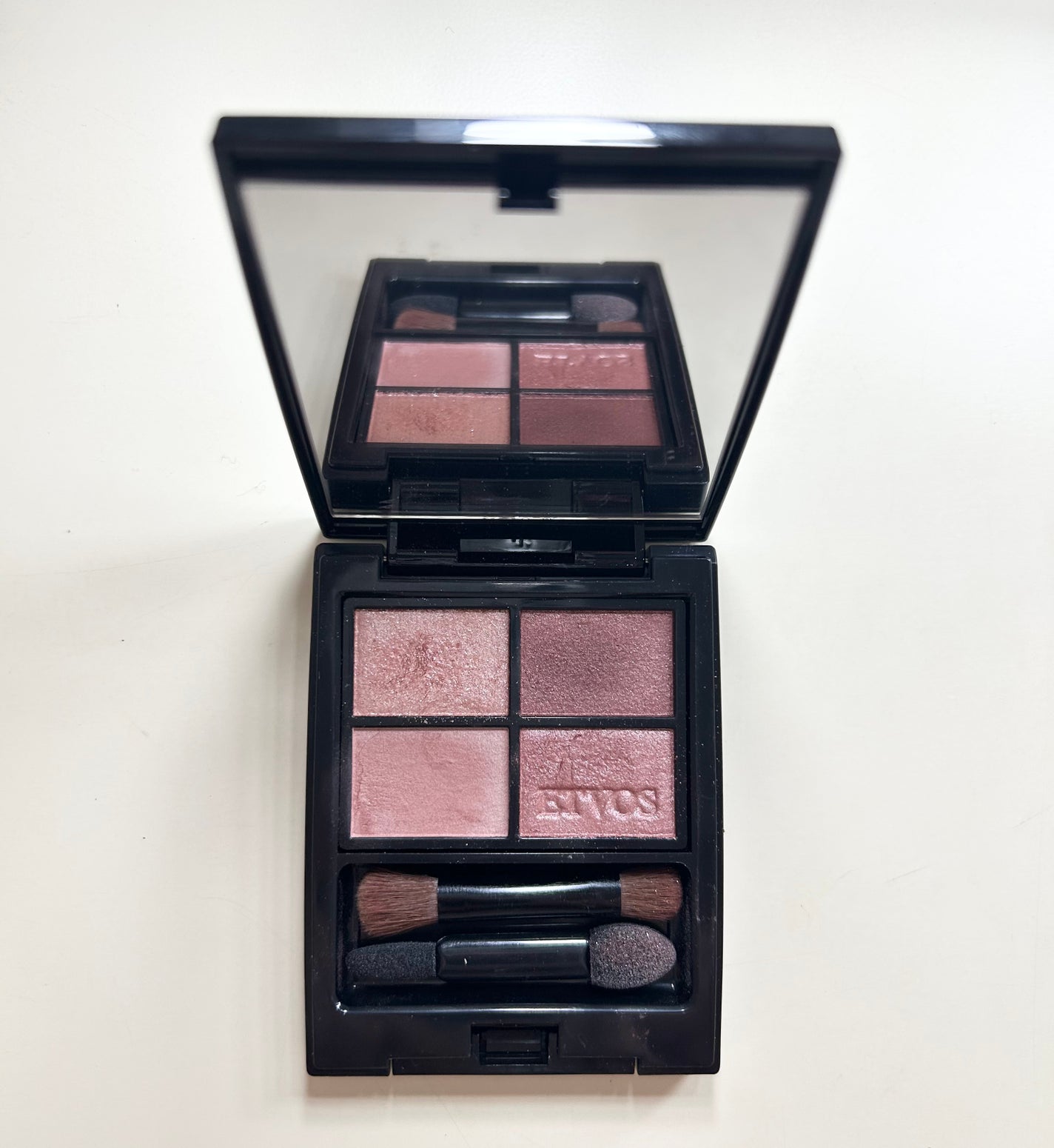 ミネラルクラッシィシャドー/エトヴォス/アイシャドウパレットを使ったクチコミ(1枚目)