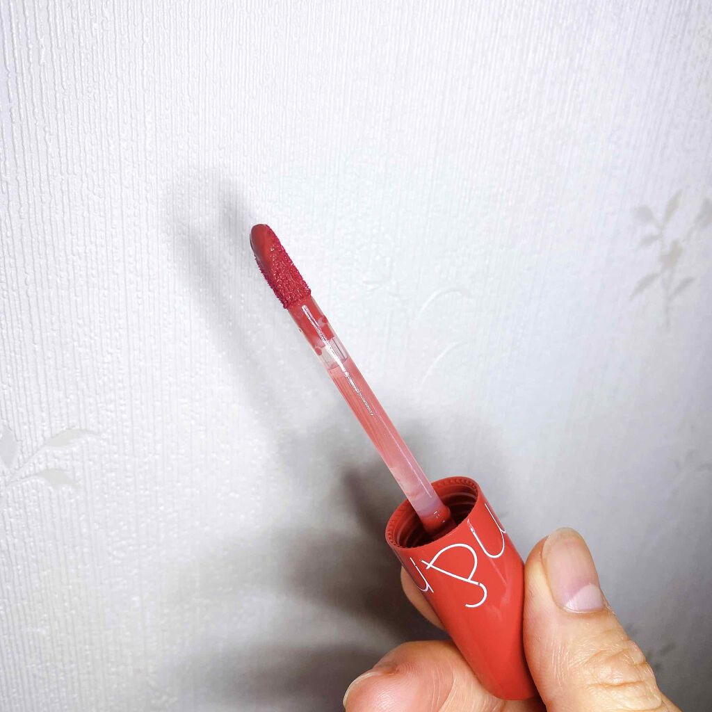 ジューシーラスティングティント/rom&nd/リップティントを使ったクチコミ（2枚目）