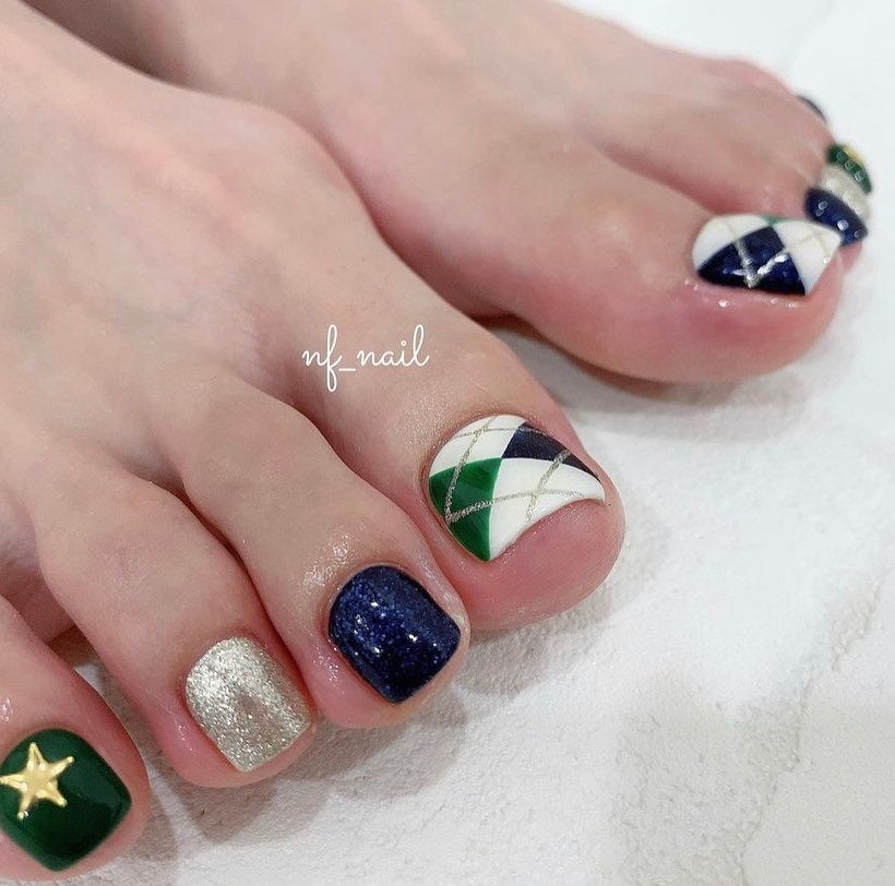 Natsumi◎nailist on LIPS 「footnail.アーガイル⭐️.#ネイル#ネイルデザイン..」(2枚目)